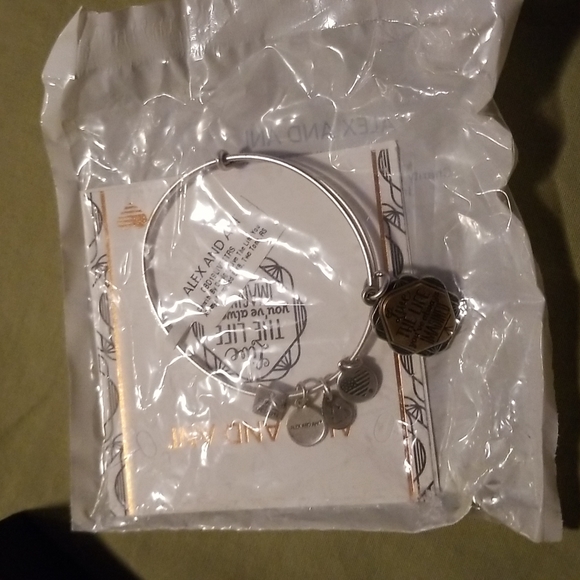 Charm bracelet - Picture 5 of 6